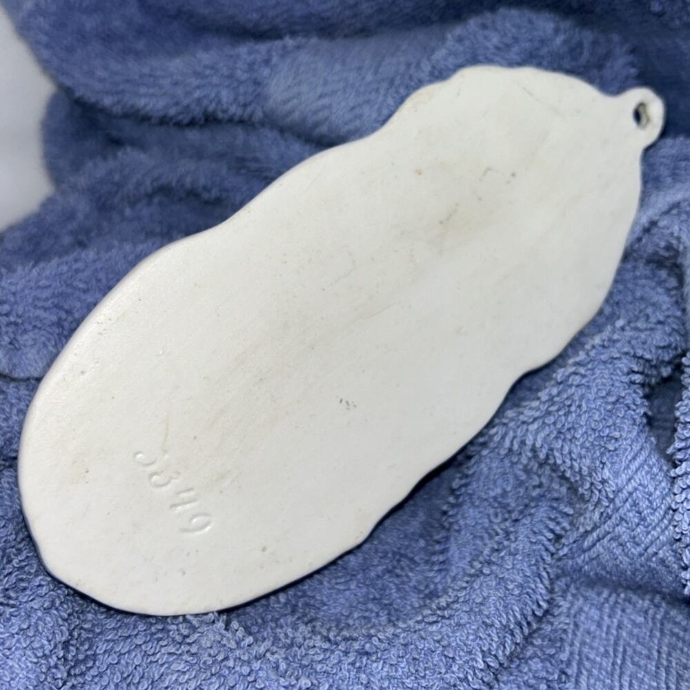 VTG Holy Water Font White Bisque Porcelain Hand Paint, Gold Trim 8". crucifix - Picture 6 of 7